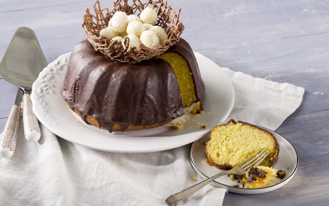 TARTA DE PASCUA DE ZANAHORIA Y TRES CHOCOLATES AL ACEITE DE OLIVA