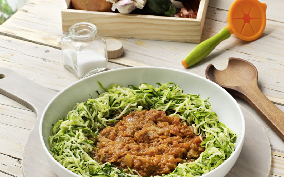 ZOODLES CON BOLOÑESA RÁPIDA DE LENTEJAS